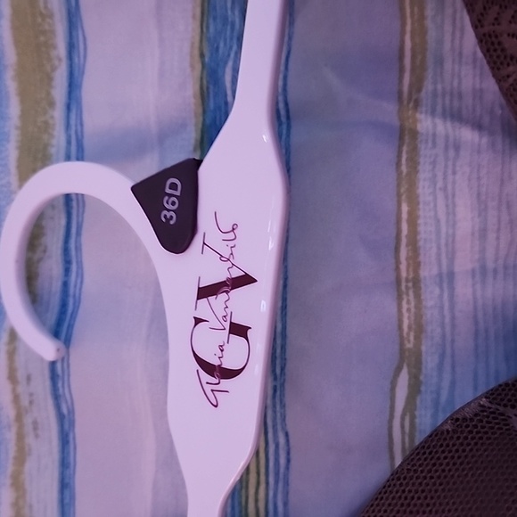 Gloria Vanderbilt 36d gentle lift bras pink, maroon - Picture 4 of 6